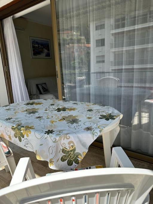 Residence Mona Lisa Bord De Mer 芒通 外观 照片