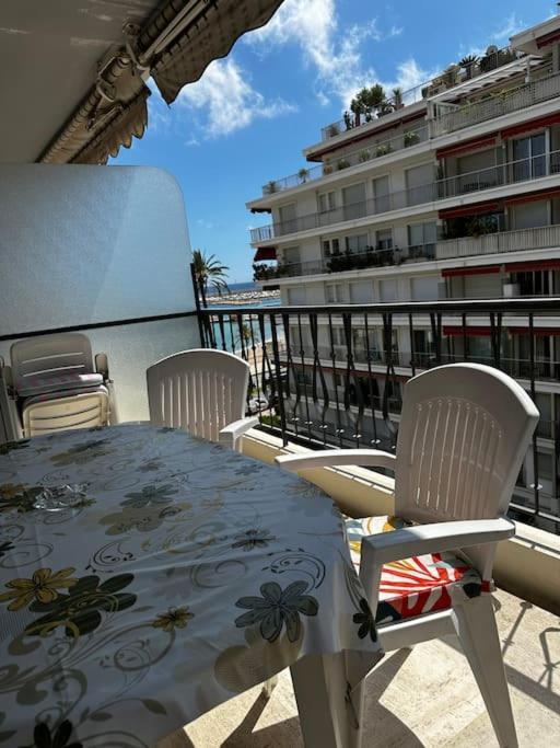 Residence Mona Lisa Bord De Mer 芒通 外观 照片