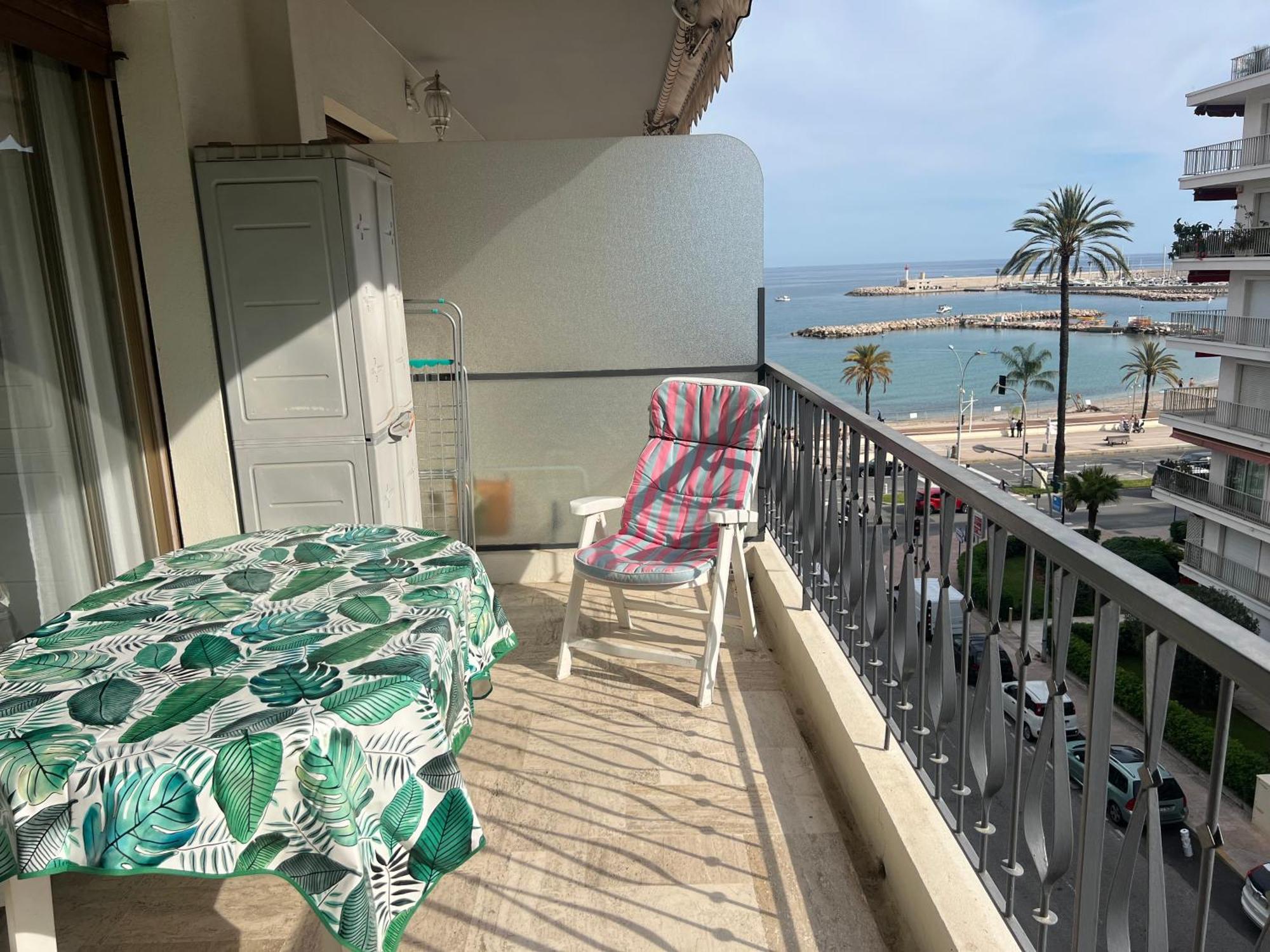 Residence Mona Lisa Bord De Mer 芒通 外观 照片