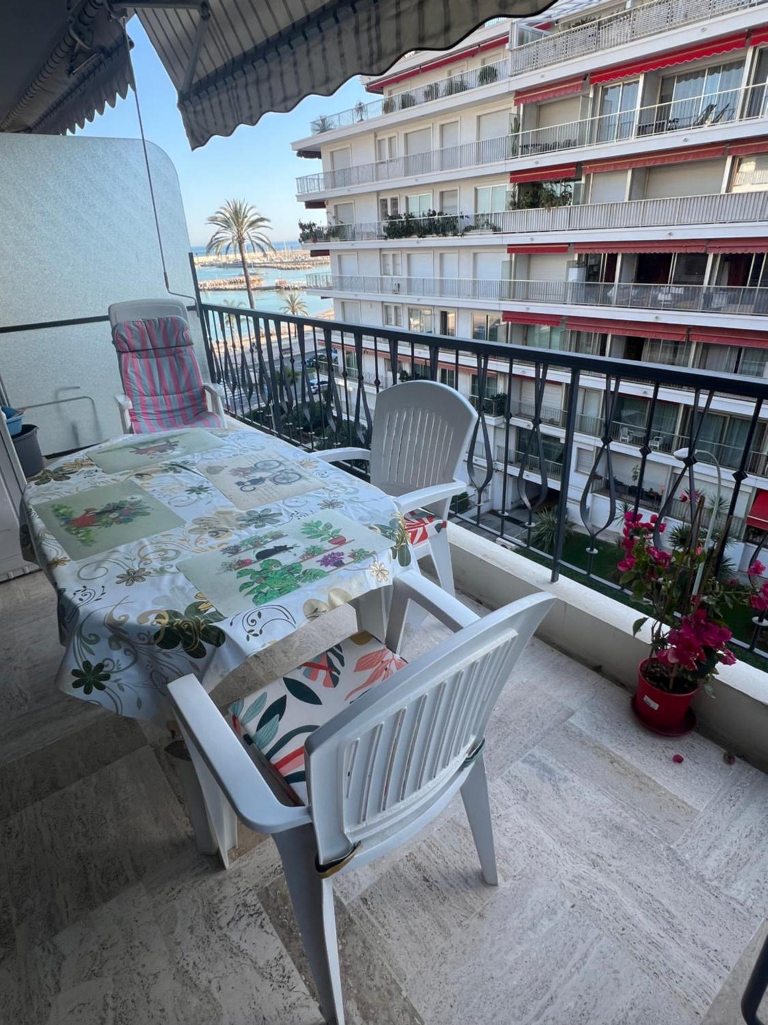 Residence Mona Lisa Bord De Mer 芒通 外观 照片